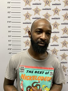 mugshot of CADARIUS DENARD STEELE